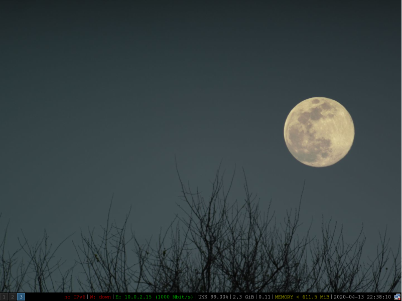 Скриншот i3wm и рабочий стол с установленными обоями, луна